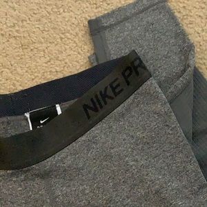 Nike Pro Gray Athletic Leggings/Pants